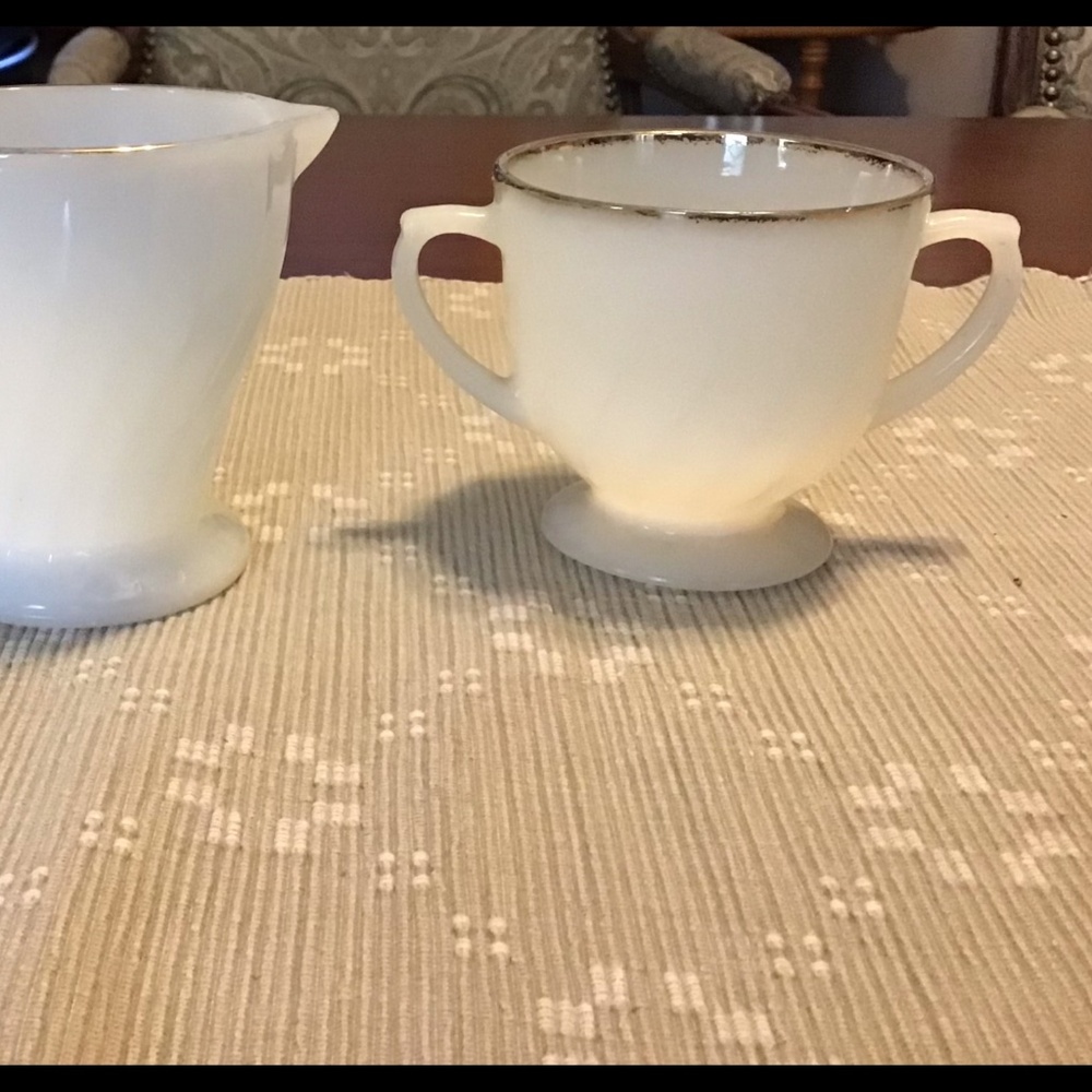 Vintage Anchor Hocking Fire King Ovenware Creamer and Sugar bowl - Picture 5 of 5